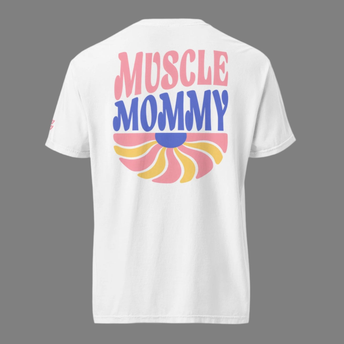 Muscle Mommy Retro Pump Cover T-Shirt (More Colors)